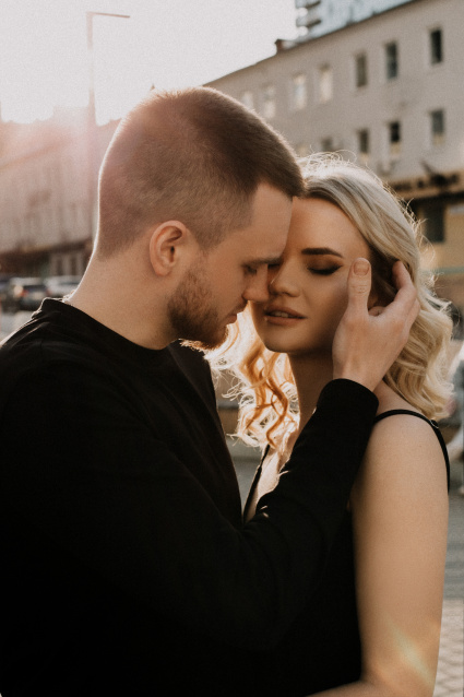 Заказать фотосессию Love Story для пары в студии от сети фотостудий Fashion Box в Санкт-Петербурге – фото № 2