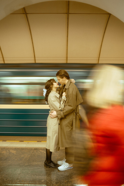 Заказать фотосессию Love Story для пары в студии от сети фотостудий Fashion Box в Санкт-Петербурге – фото № 35