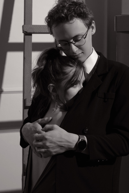 Заказать фотосессию Love Story для пары в студии от сети фотостудий Fashion Box в Санкт-Петербурге – фото № 10