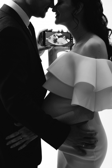 Фотосессия для беременных «В ожидании чуда» - заказать профессиональную фотосъемку от сети фотостудий Fashion Box в Санкт-Петербурге – фото № 5