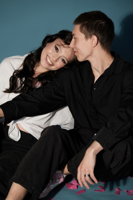 Заказать фотосессию Love Story для пары в студии от сети фотостудий Fashion Box в Санкт-Петербурге – фото № 7