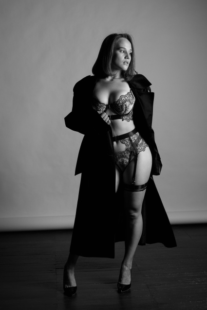 Фотосессия в стиле «Ню» - заказать съемку у профессионального фотографа сети фотостудий Fashion Box в Санкт-Петербурге – фото № 11