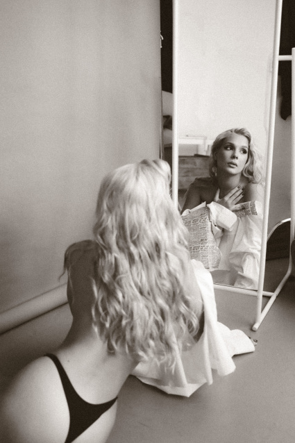 Фотосессия в стиле «Ню» - заказать съемку у профессионального фотографа сети фотостудий Fashion Box в Санкт-Петербурге – фото № 3