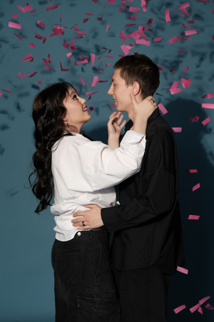 Заказать фотосессию Love Story для пары в студии от сети фотостудий Fashion Box в Санкт-Петербурге – фото № 8