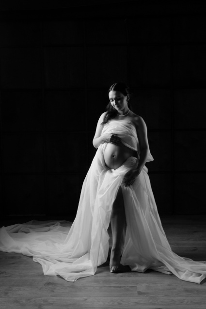 Фотосессия для беременных «В ожидании чуда» - заказать профессиональную фотосъемку от сети фотостудий Fashion Box в Санкт-Петербурге – фото № 8