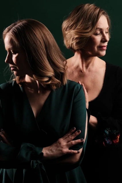 Фотосессия для двух подруг - заказать фотосъемку от сети фотостудии Fashion Box в Санкт-Петербурге – фото № 4