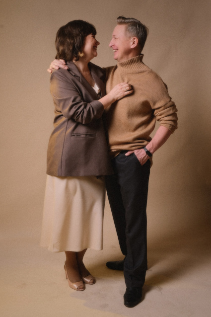 Заказать фотосессию Love Story для пары в студии от сети фотостудий Fashion Box в Санкт-Петербурге – фото № 6